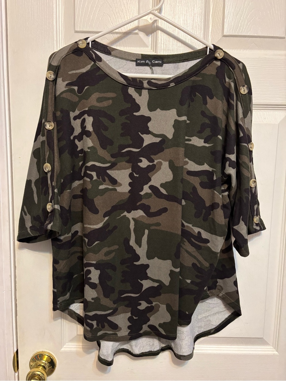 Kim & Cami Camouflage Top Green Camo Button Sleeve - 1x